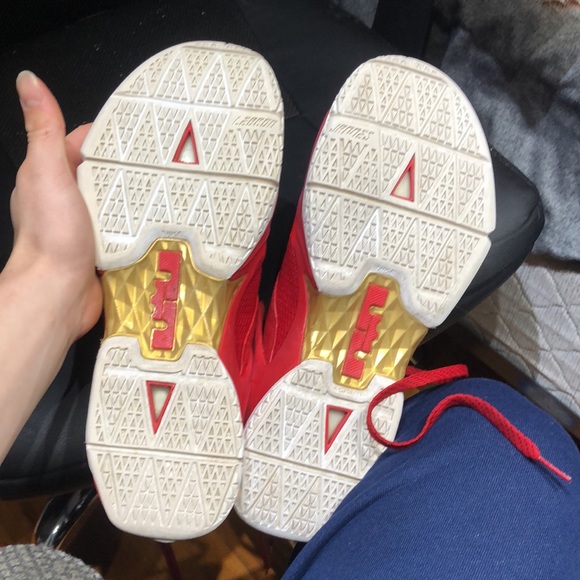 LeBron ambassador 8 very rare Chinese New Year Colorway - Picture 3 of 4